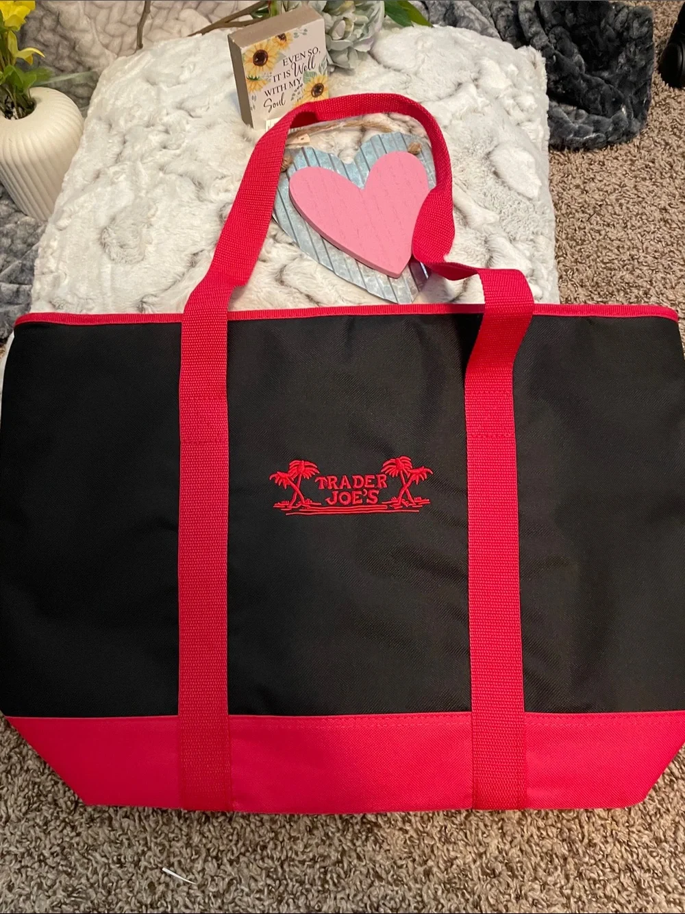 💥 NWT TRADER JOE’S Oversized Large INSULATED RED Embroidered Double handled Bag